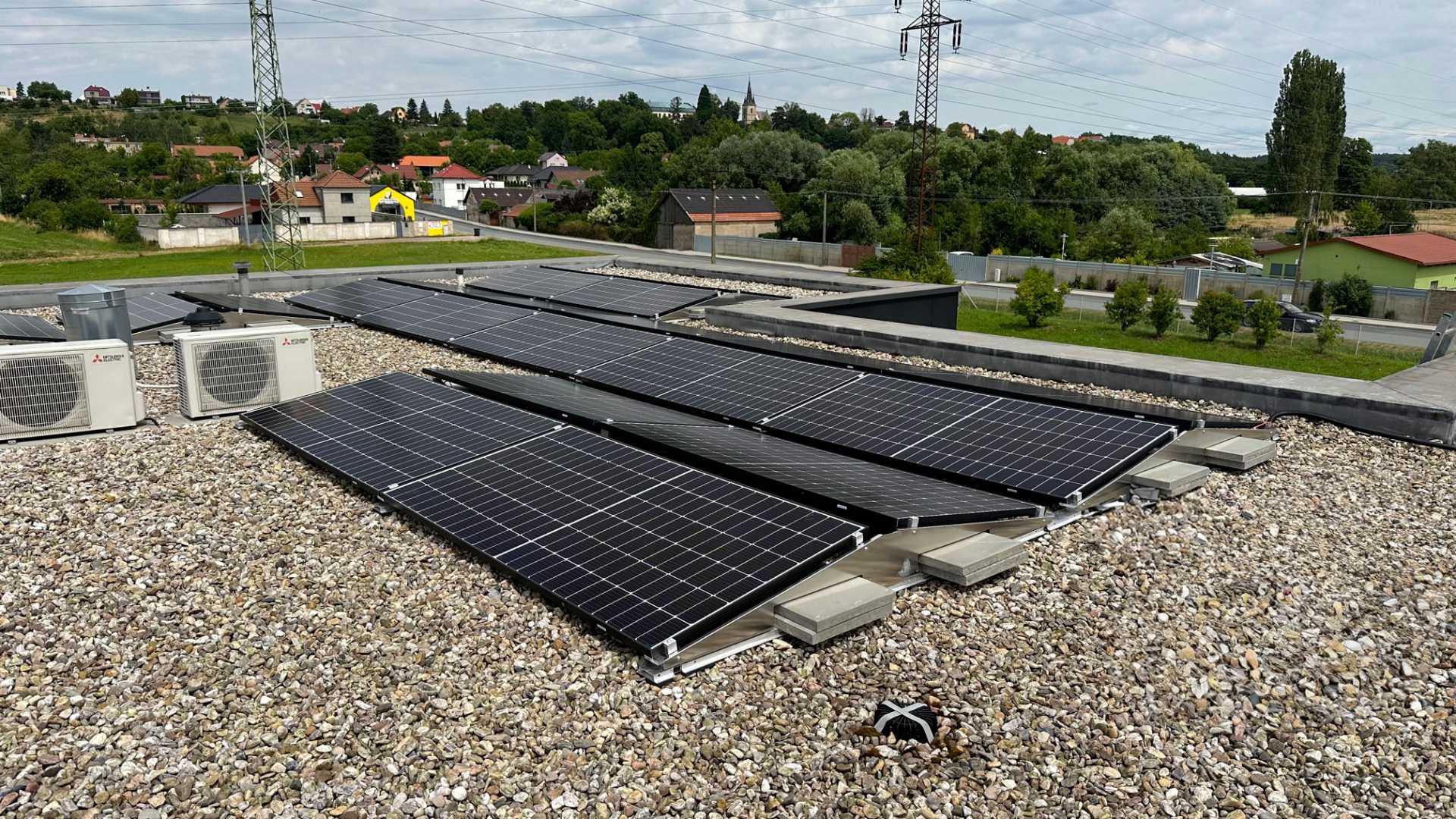 Instalace fotovoltaické elektrárny v areálu společnosti IPM Building spol. s r.o.